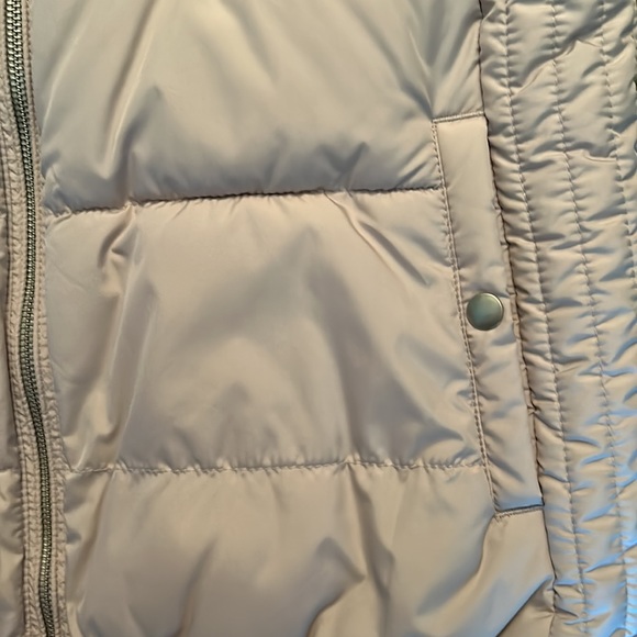 Old Navy Puffer Vest - Picture 3 of 4